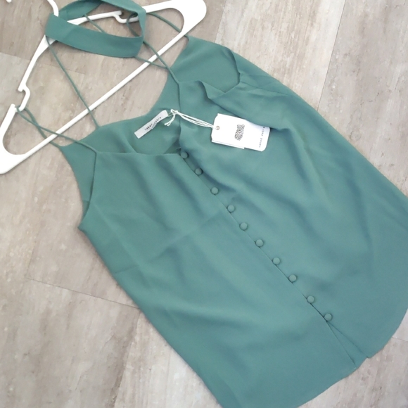 🆕🌿GREEN BUTTON CAMI🌿 - Picture 5 of 6